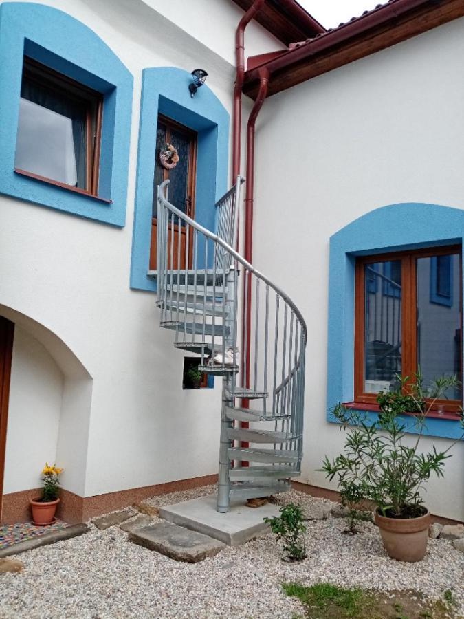 Penzion L'Isola Kunzak Exterior photo